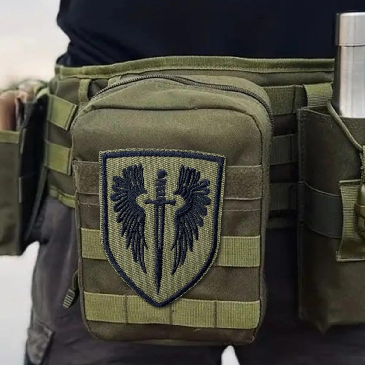 Parche táctico espada y alas Arcángel bordado con velcro - imagen 3