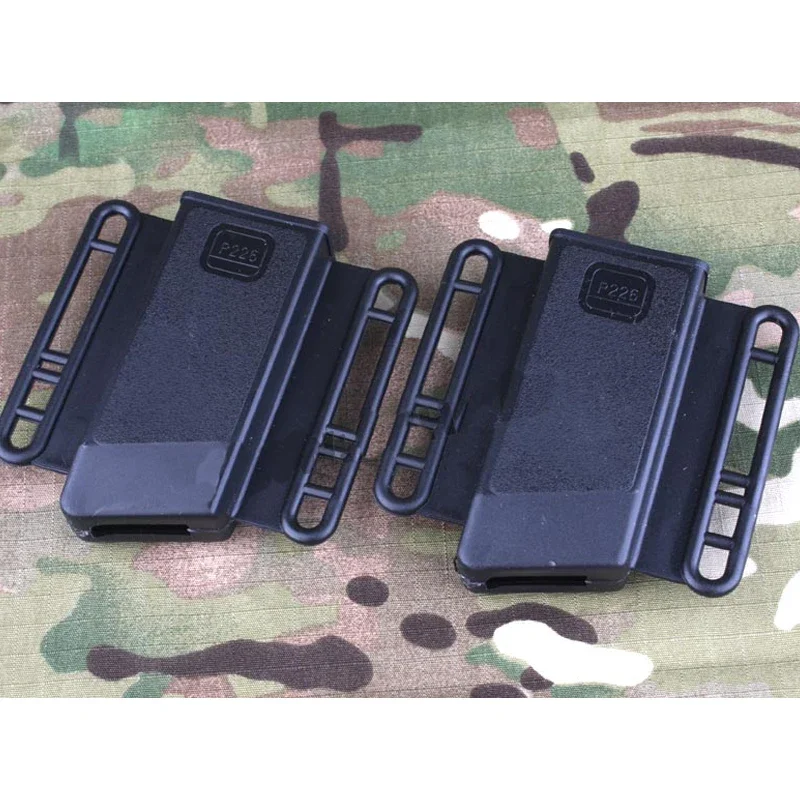 Vista lateral de la funda táctica para cargador con cierre deslizante