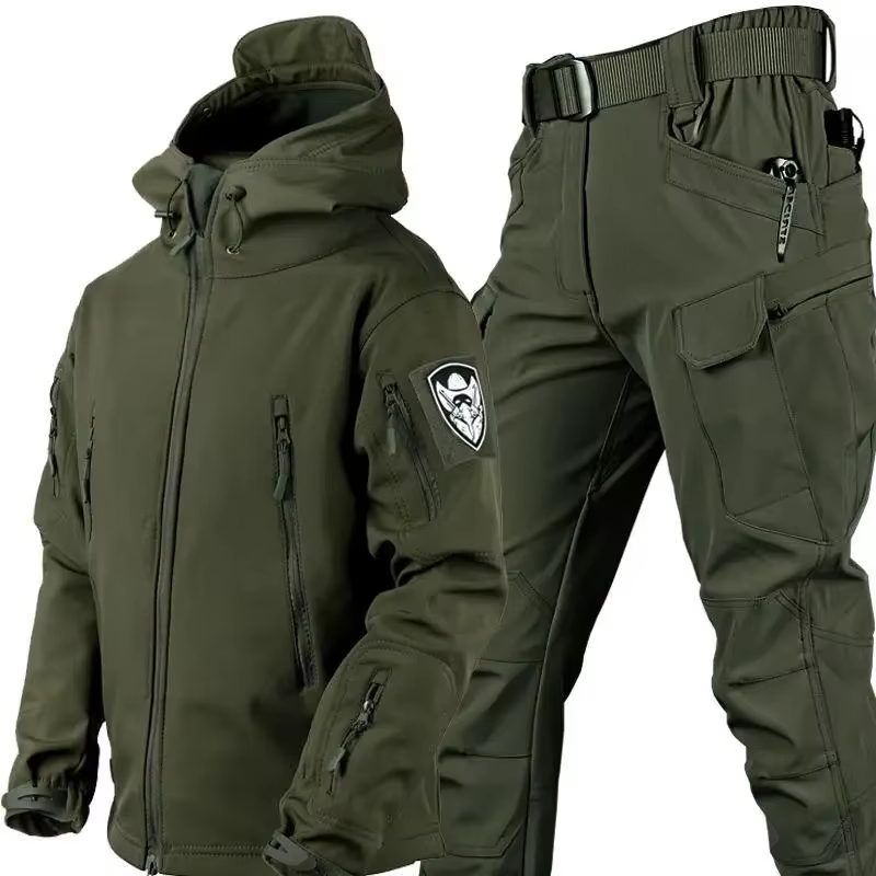 Conjunto táctico hombre: chaqueta forro polar impermeable y cargo