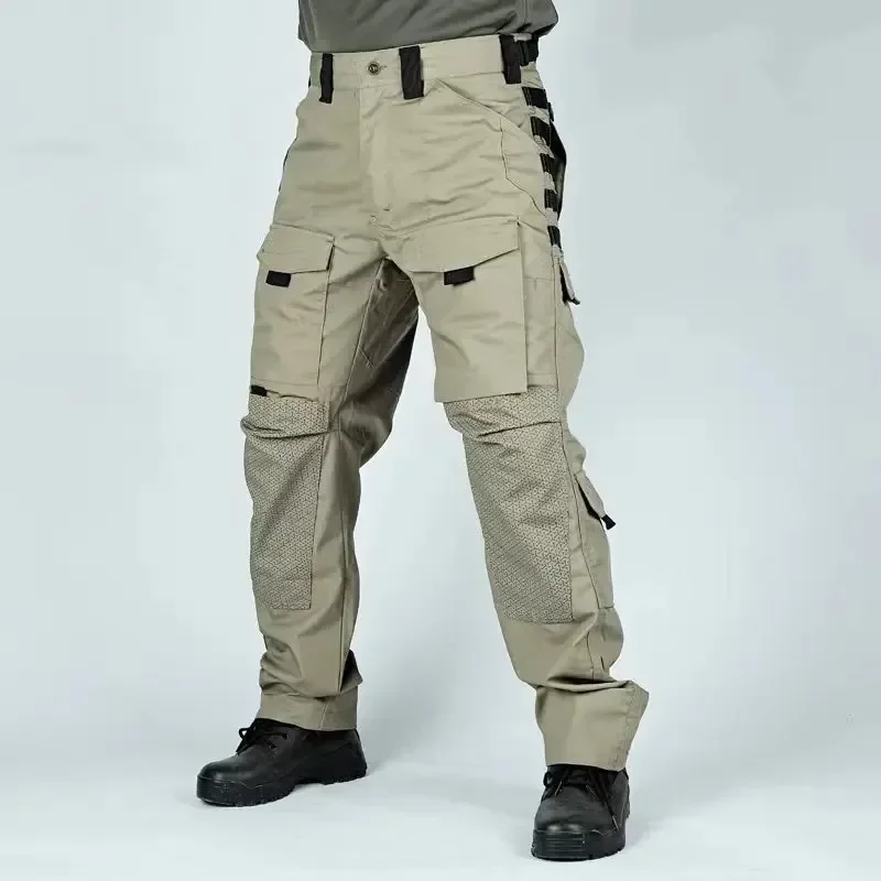 Pantalón cargo camuflado