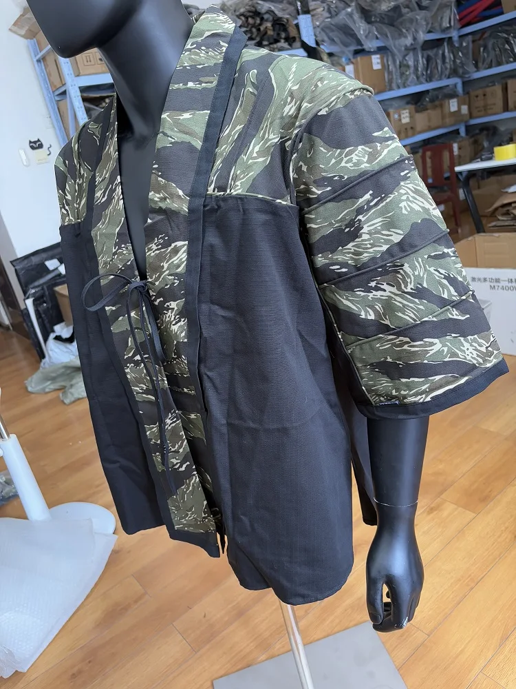 Camisa táctica bordada con diseño de armadura, entretiempo - imagen 4