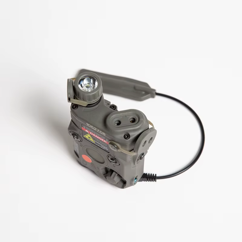 FMA PEQ15-LA5 láser táctico IR con indicador LED blanco/rojo/verde - imagen 4