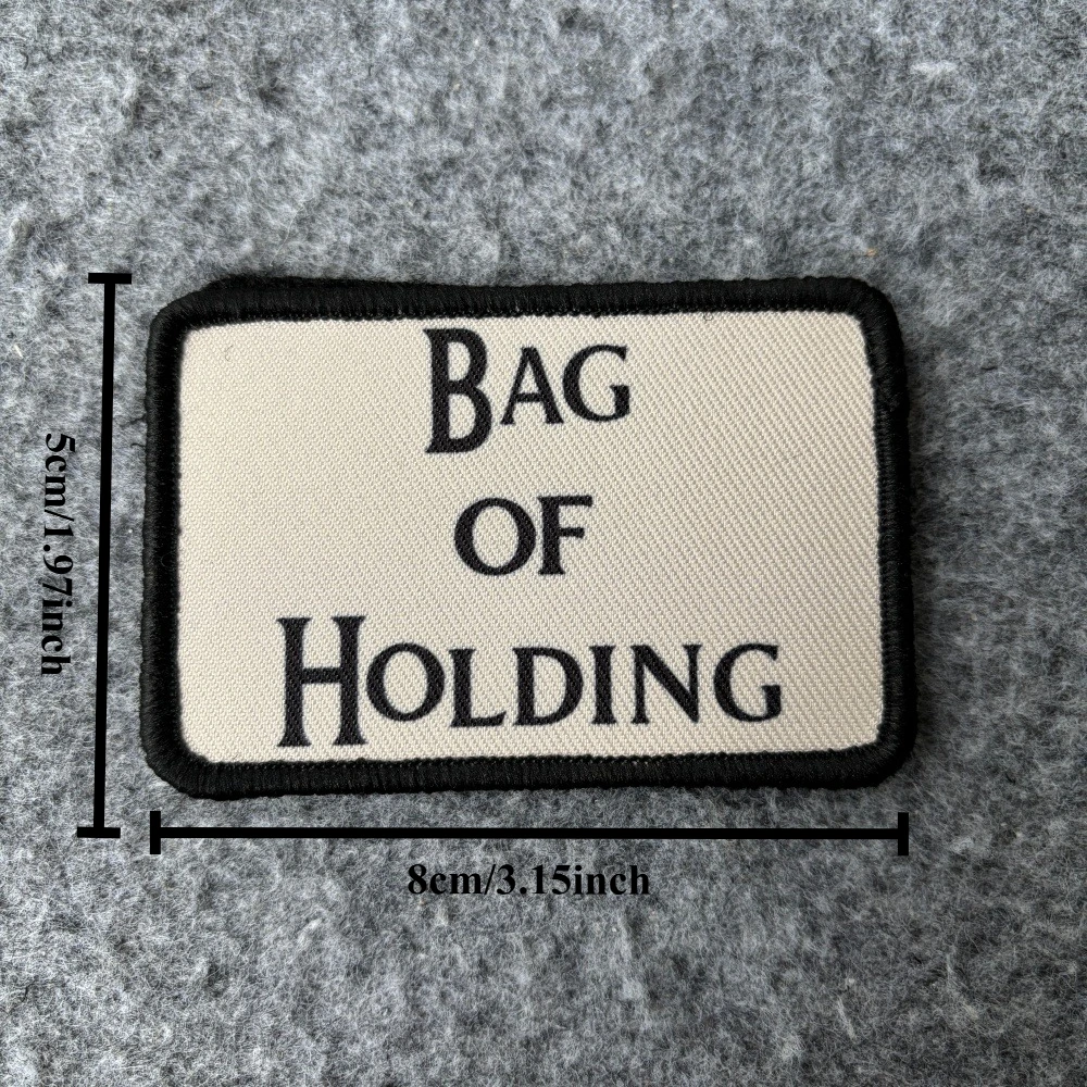 Bolsa de parches tácticos sobre superficie textil