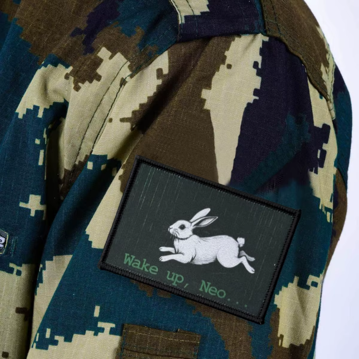 Parche táctico militar Morale Rabbit Wake Up Neo con velcro - imagen 5