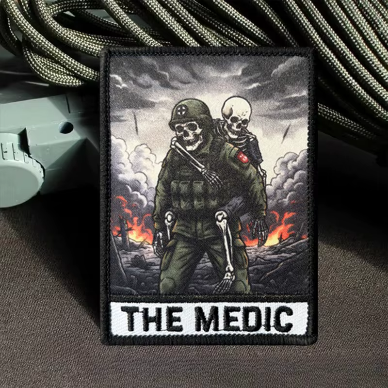 Parche táctico THE MEDIC calavera – cierre velcro y brazalete - imagen 3