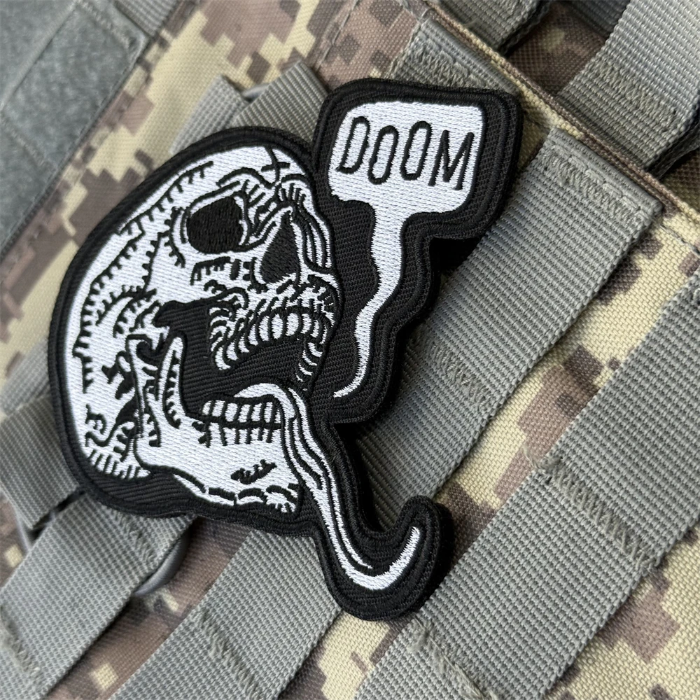 Parche bordado táctico calavera gótica para mochila y chaleco - imagen 4