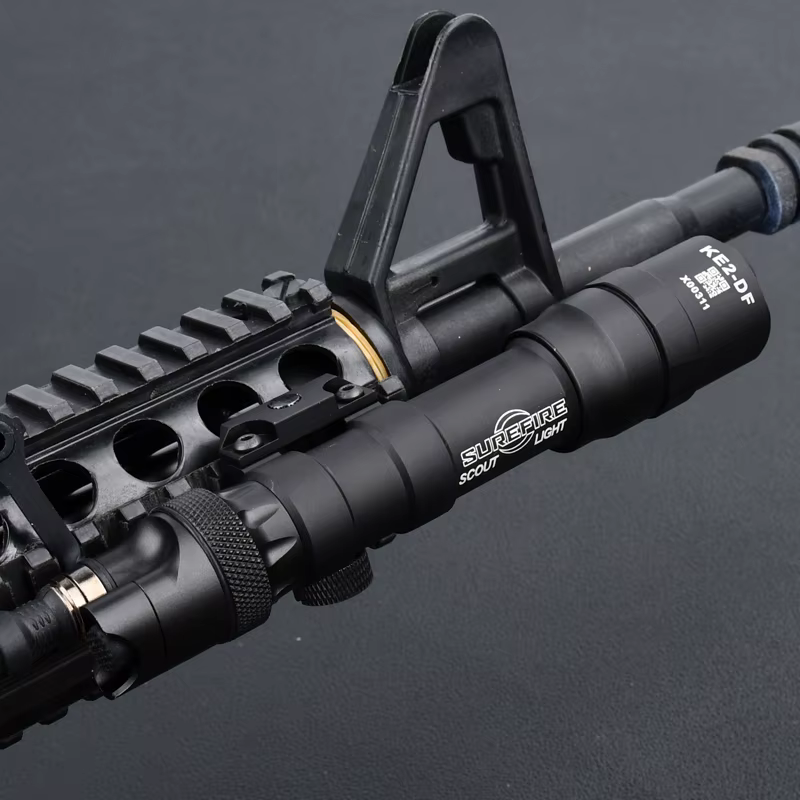 SureFire M600DF Linterna táctica LED doble función para rail