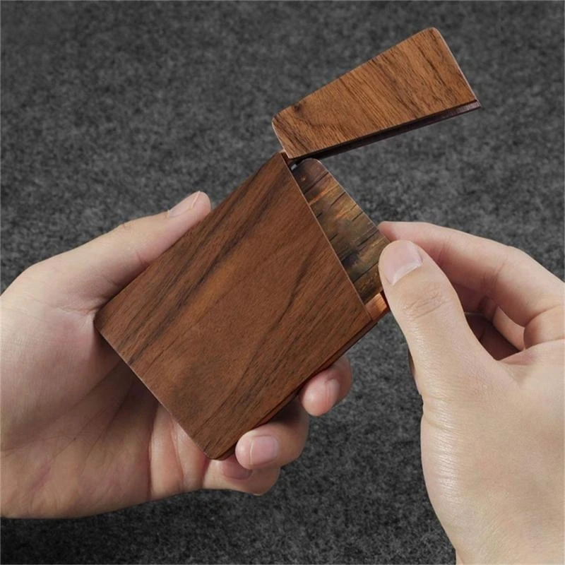 Portatarjetas de madera con cierre magnético - imagen 4