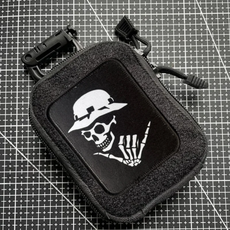 Parche táctico calavera con velcro – Insignia de moral para mochila - imagen 5