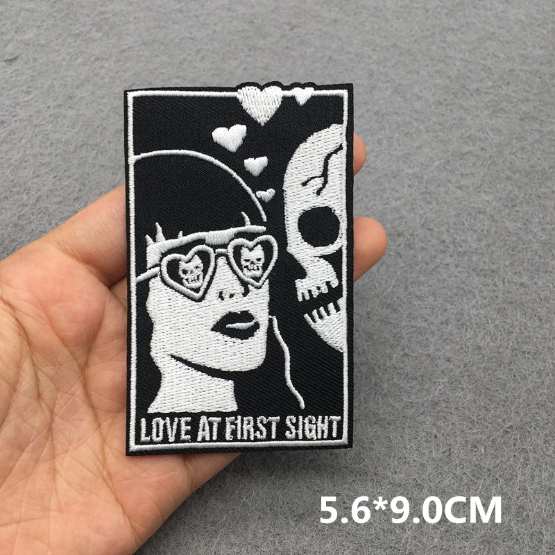 Parche táctico calavera punk – Bordado negro para coser o planchar - imagen 5