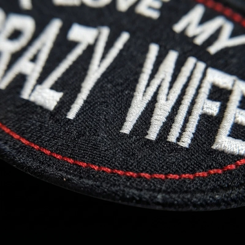Parche moral bordado velcro 'I Love My Crazy Wife' para mochila y chaqueta - imagen 5