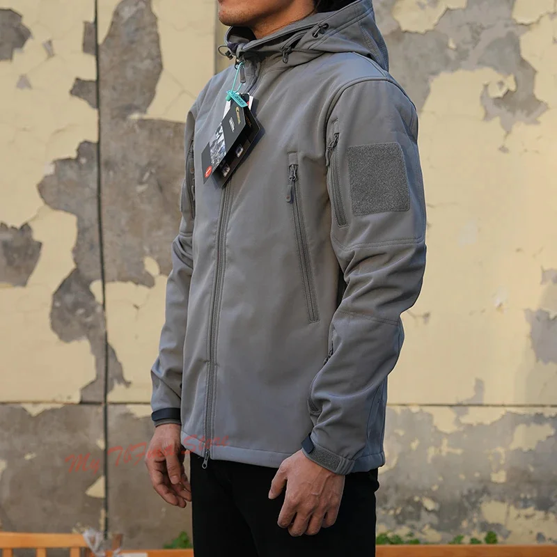 Chaqueta táctica softshell con forro polar, cortaviento y cálida - imagen 2