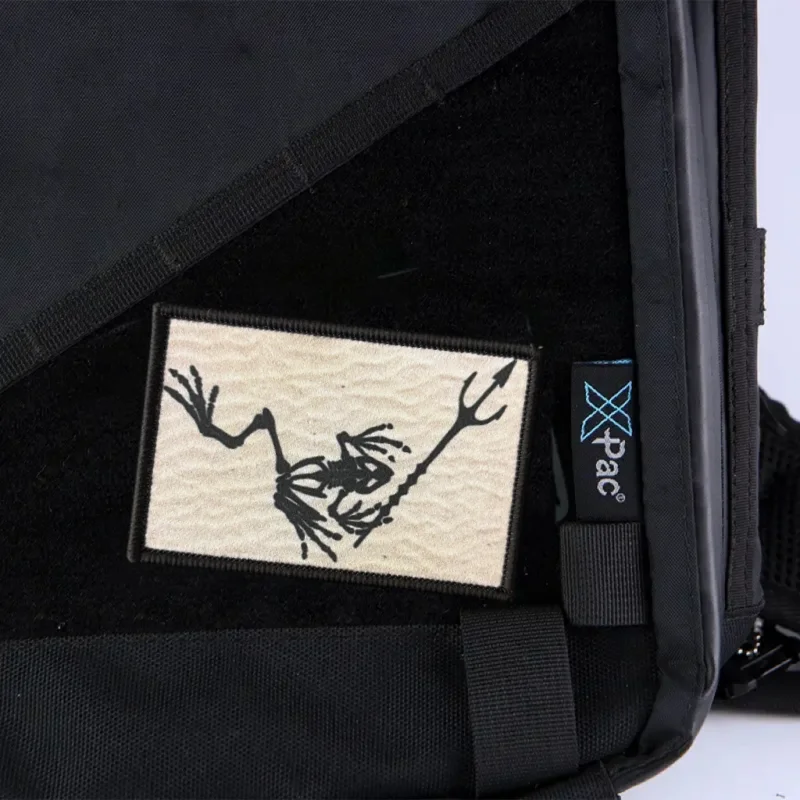 Parche táctico velcro cráneo rana – Para equipamiento MOLLE - imagen 3