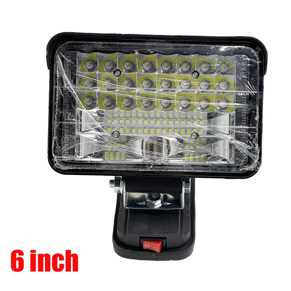 Lámpara acoplada a una batería Makita de 18V, mostrando el encaje perfecto
