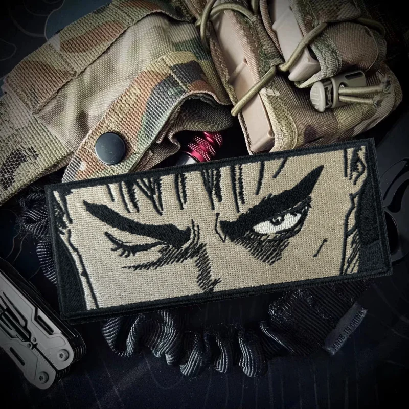 Parche táctico ojos anime infantil con velcro para mochila - imagen 5