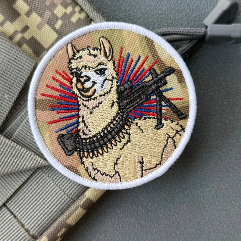 Parche táctico bordado llama con velcro para mochilas y ropa - imagen 3