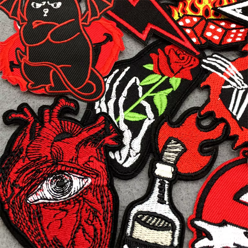 Parche bordado fantasma rojo táctico – Para chaleco MOLLE - imagen 2