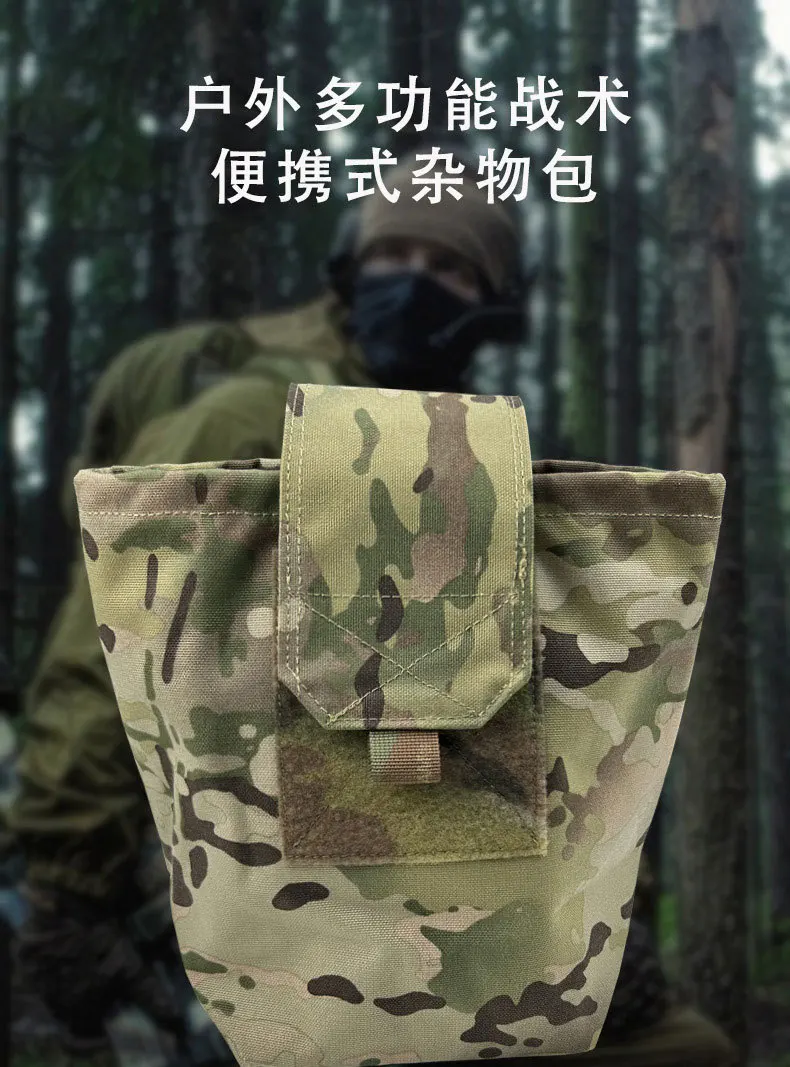 Detalle del camuflaje y estructura de la bolsa táctica