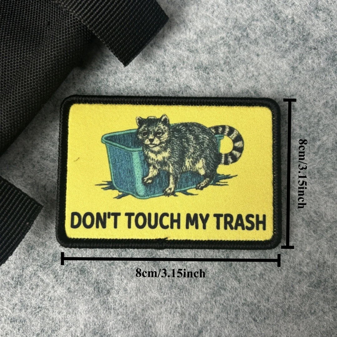 Parche Velcro impreso mapache Don't Touch My Trash para mochila - imagen 2