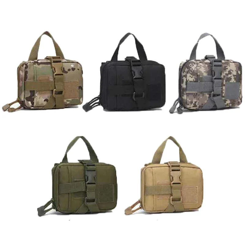 Interior de la bolsa con suministros médicos