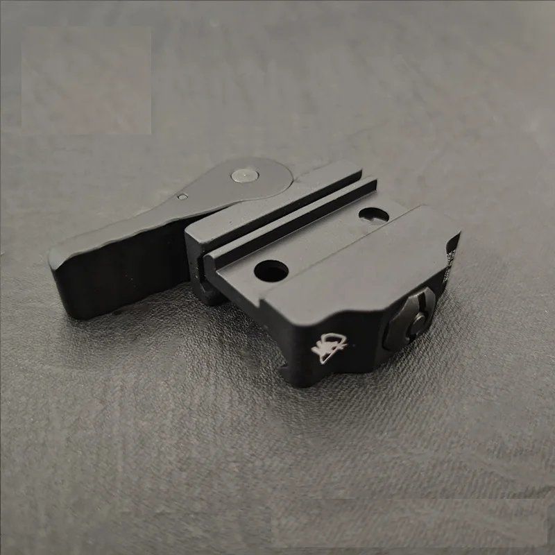 Soporte linterna táctica base extracción rápida CNC anodizado - imagen 4