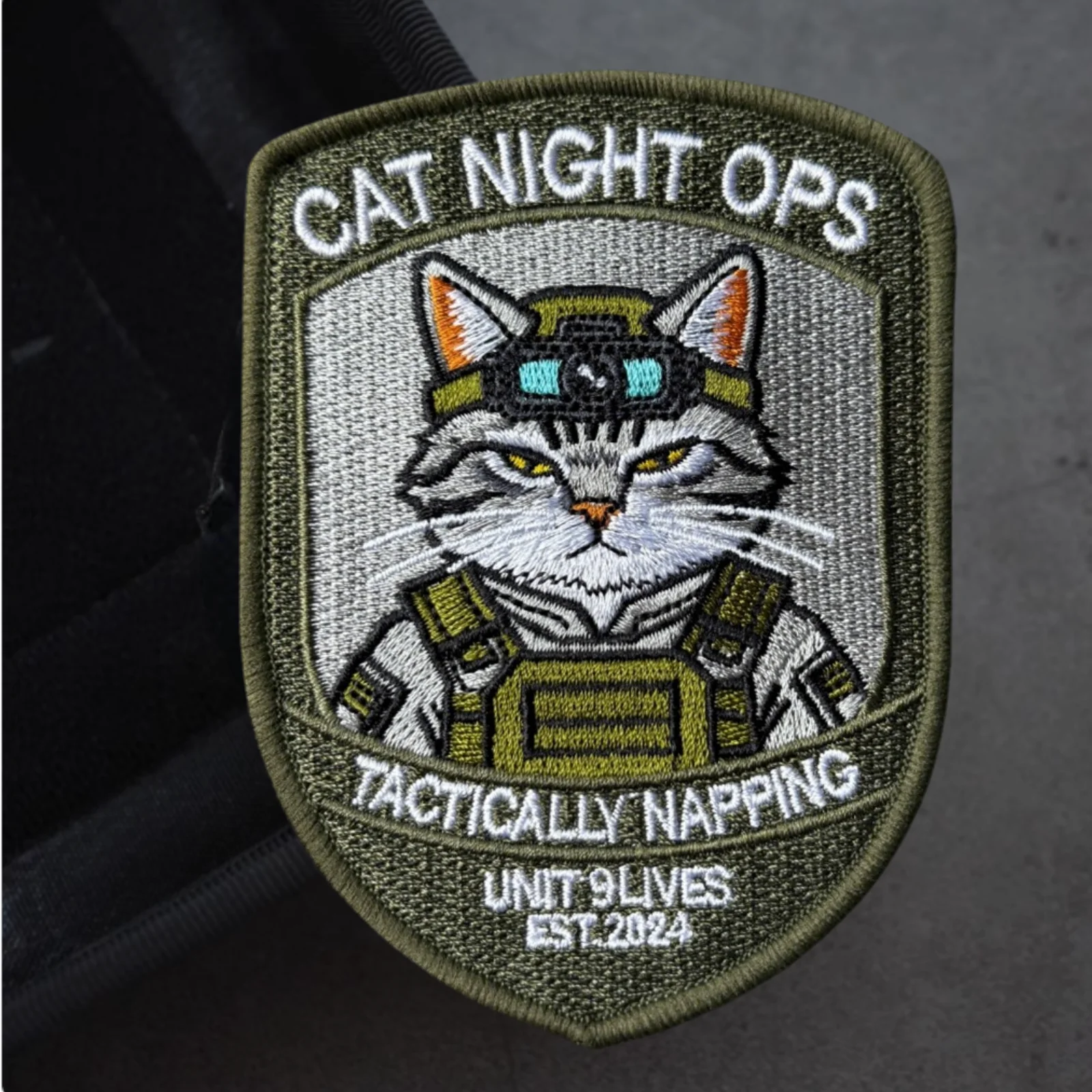 Parche táctico bordado Cat Night Ops con velcro - imagen 4