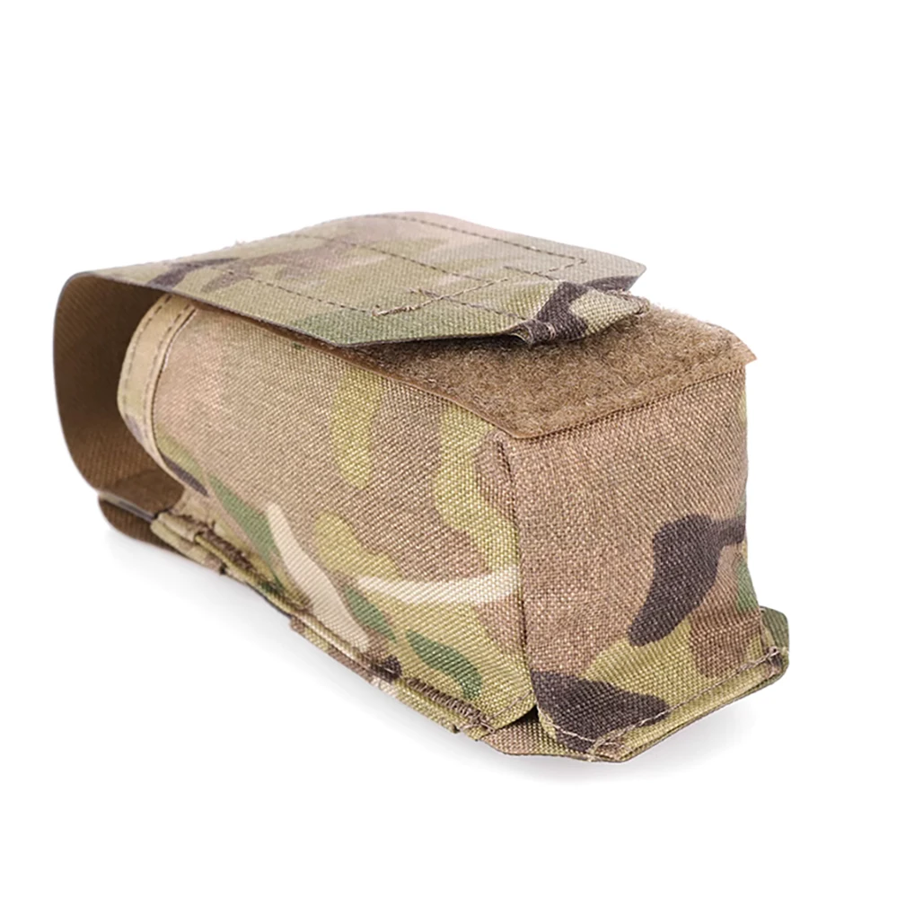Vista trasera con las costillas MOLLE y detalle del tejido de la bolsa PEW TACTICAL BFG Molle Smoke Egg Pack PH103