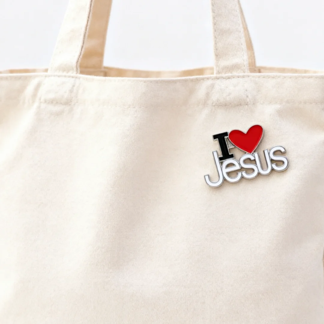 Pin esmaltado I Love Jesus con corazón rojo – Insignia religiosa - imagen 4