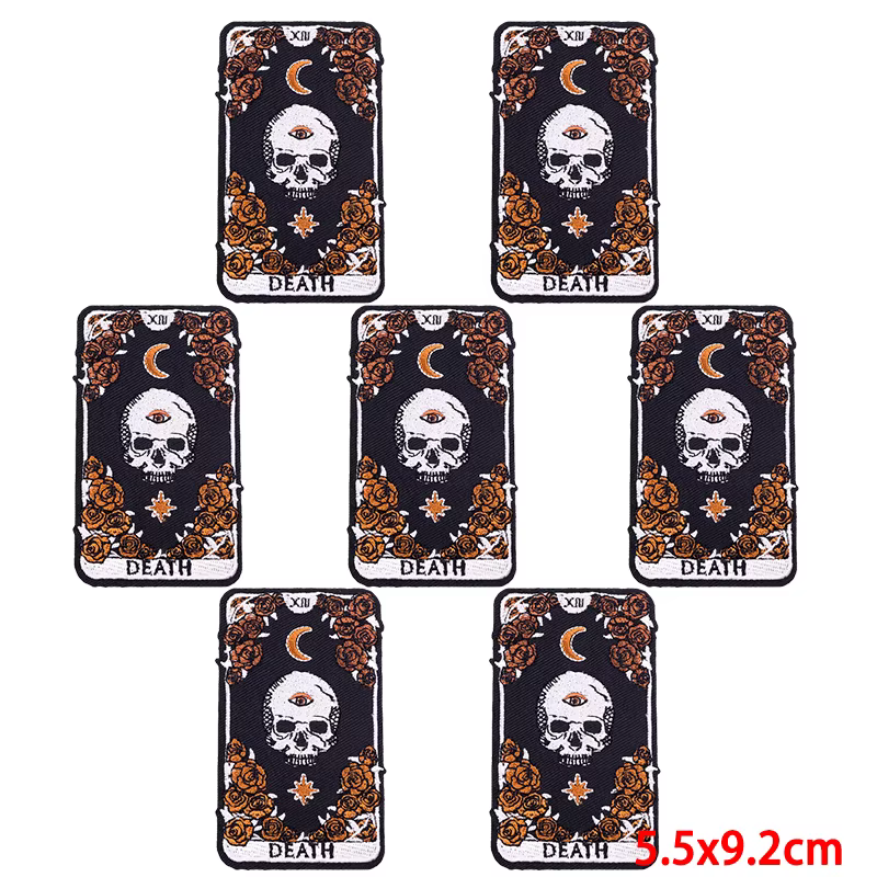 Insignias bordadas listas para coser o planchar