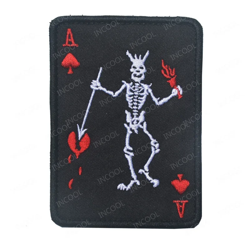 Parche táctico velcro Pirata Roger Skull – Bordado reflectante - imagen 5