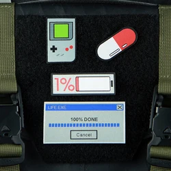 Parche táctico bordado cápsula batería – Insignia retro