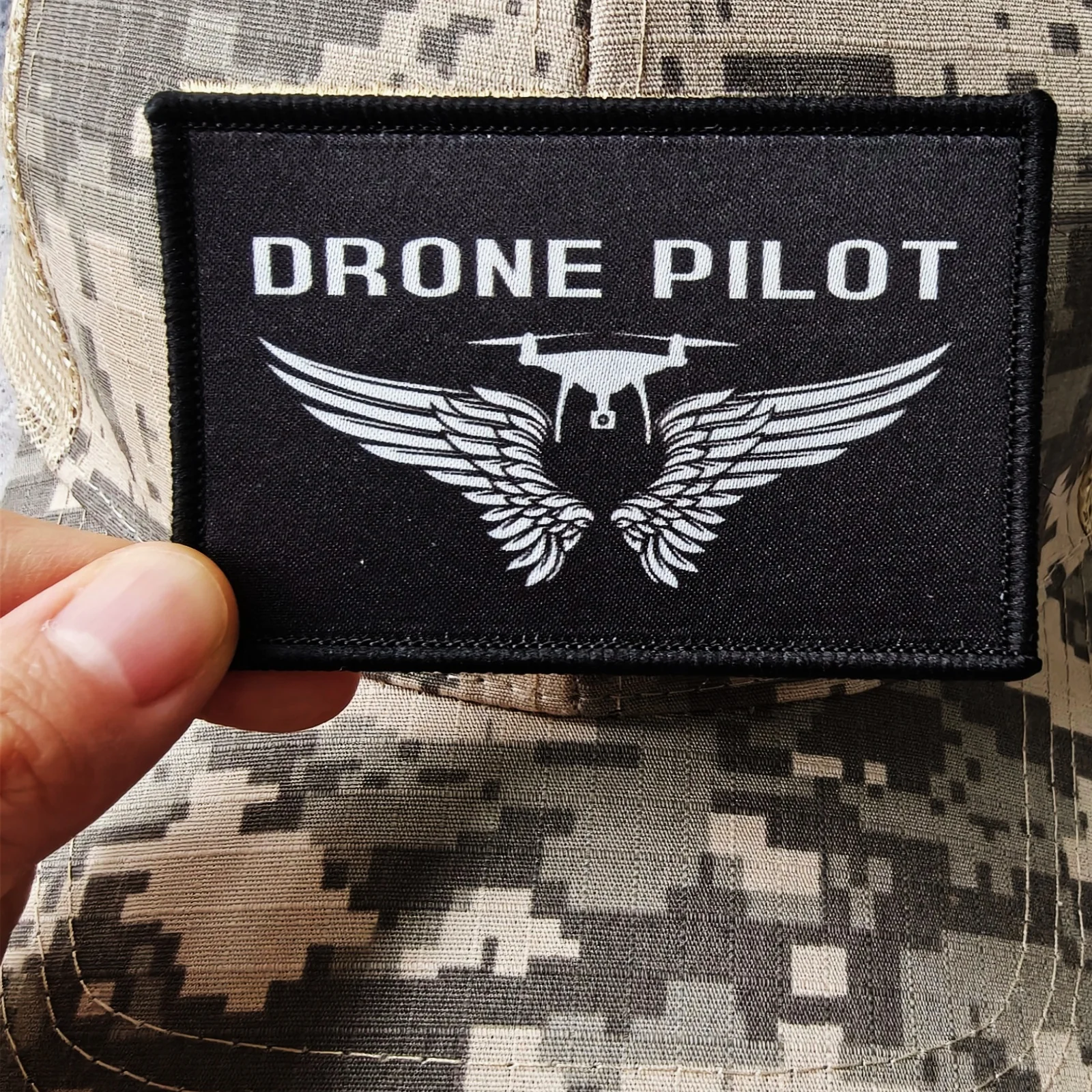 Parche táctico de piloto de dron con alas y velcro - imagen 3