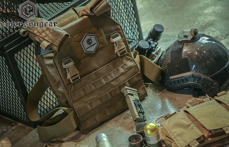 Chaleco EmersonGear APC en camuflaje y acabado