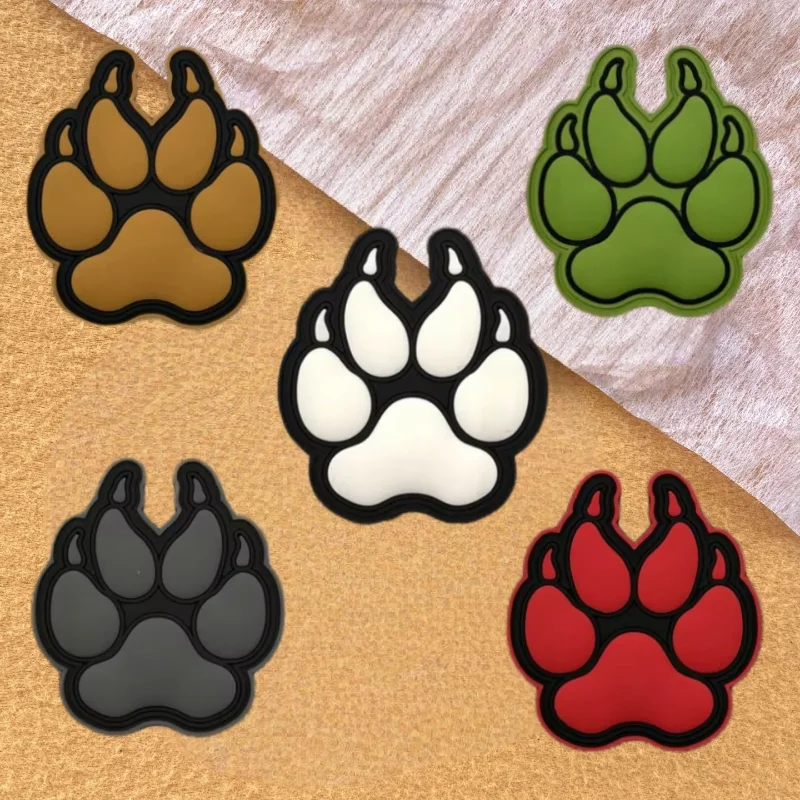Parche luminoso PVC garra de oso con velcro para equipo táctico - imagen 2