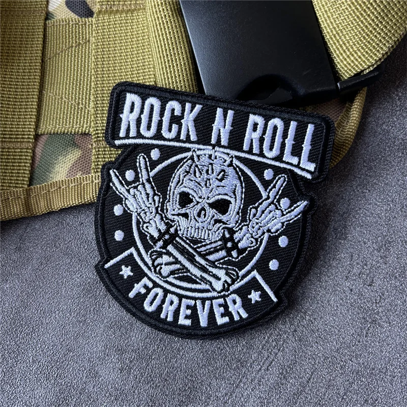 Parche táctico bordado calavera punk gancho y bucle