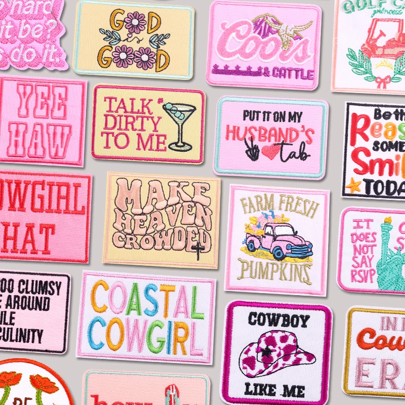 Parche vaquero bordado con letras rosas de dibujos animados