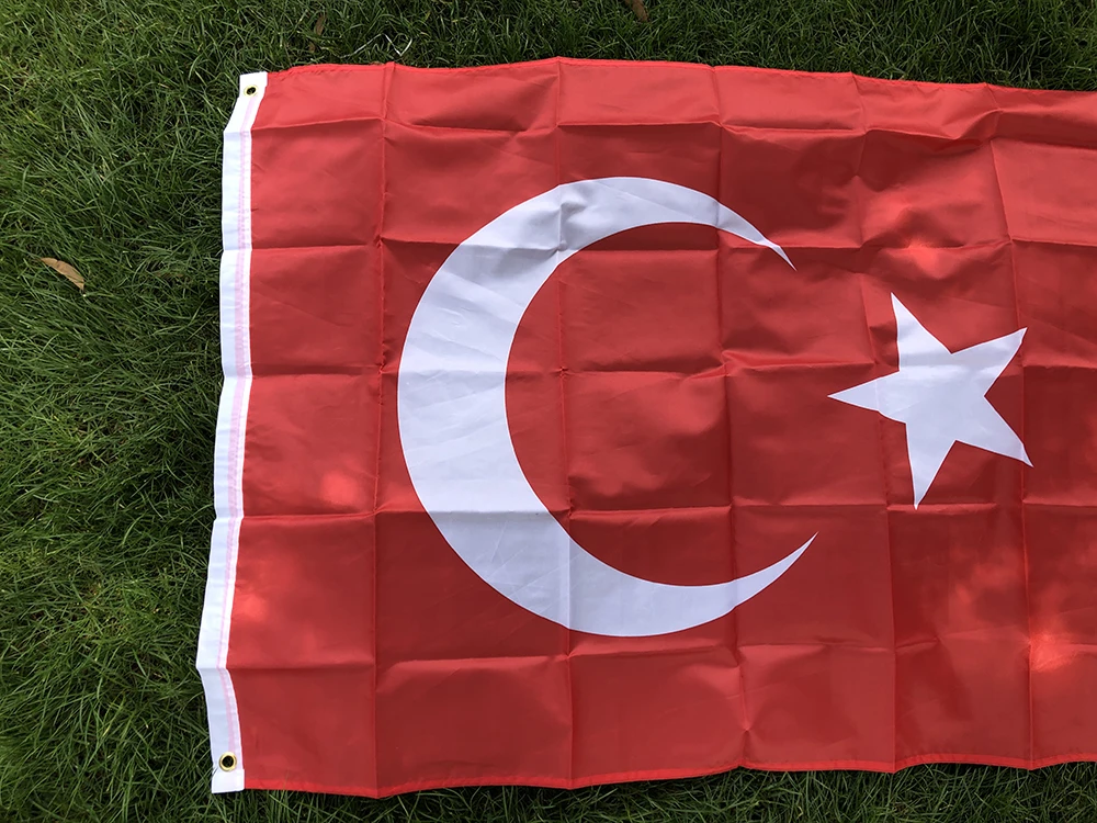 Bandera de Turquía colocada en exterior