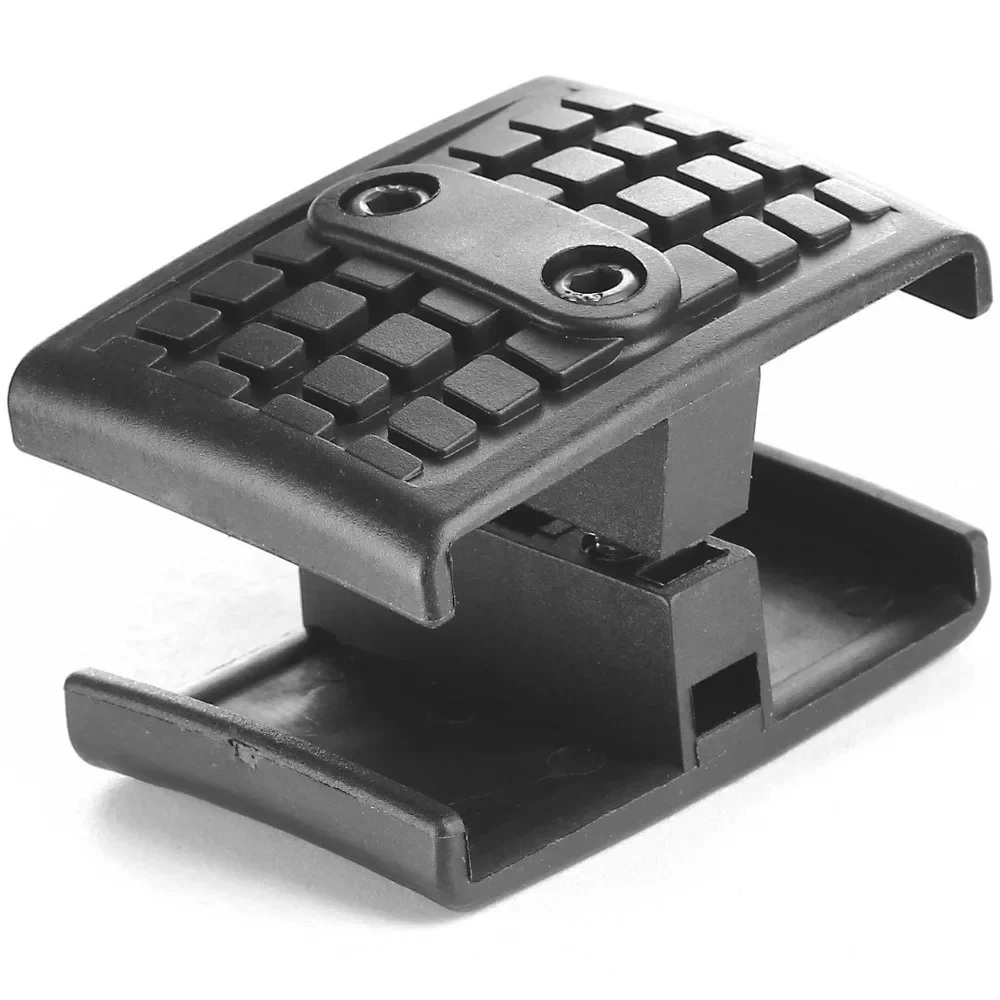 Conector acoplado a un cargador MP5 de airsoft