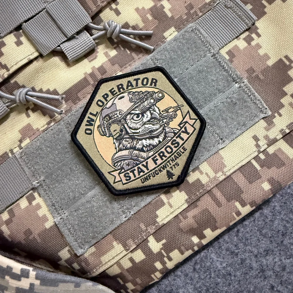 Parche táctico velcro búho operador Stay Frosty, insignia tejida - imagen 2