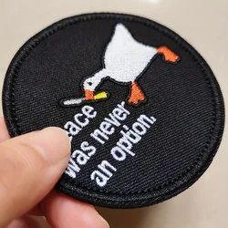 Parche velcro táctico ganso blanco con cuchillo – Bordado para mochila