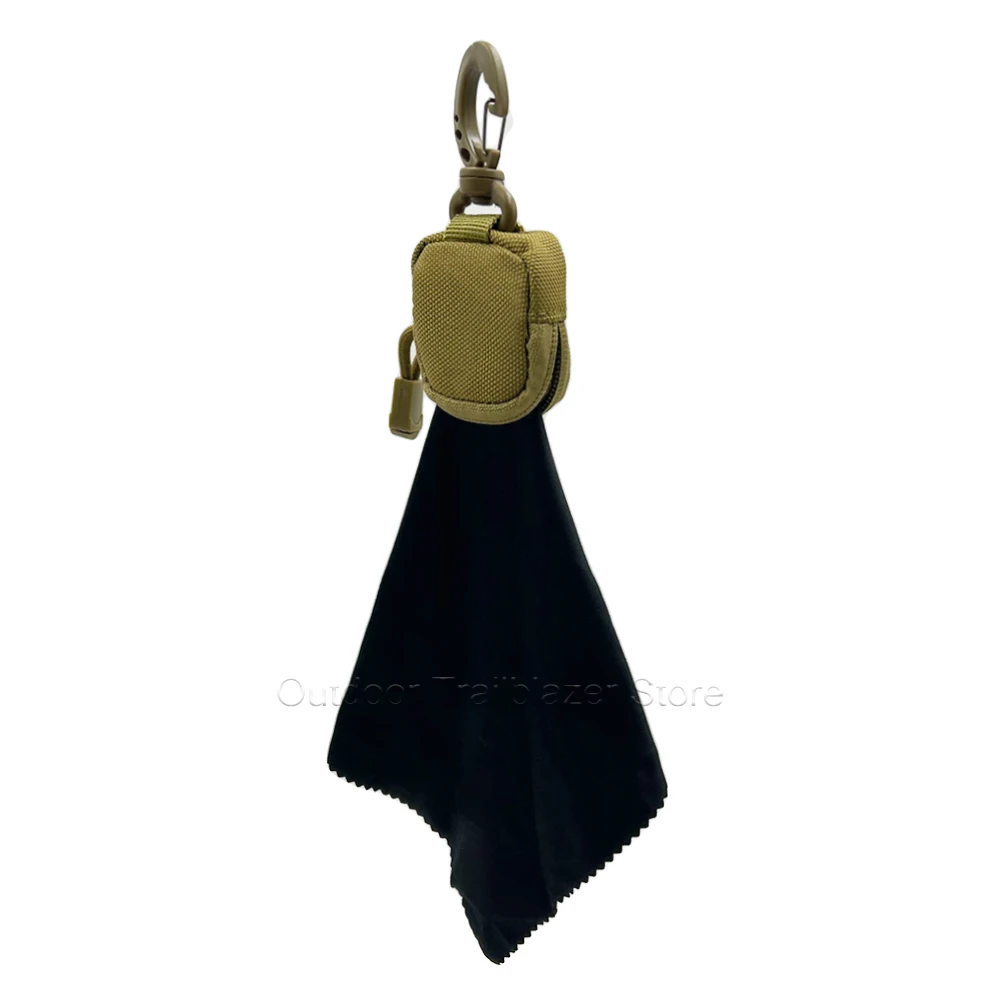 Clip táctico para fijación al equipo