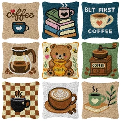 Funda de cojín bordada café con gancho, ideal para sofá