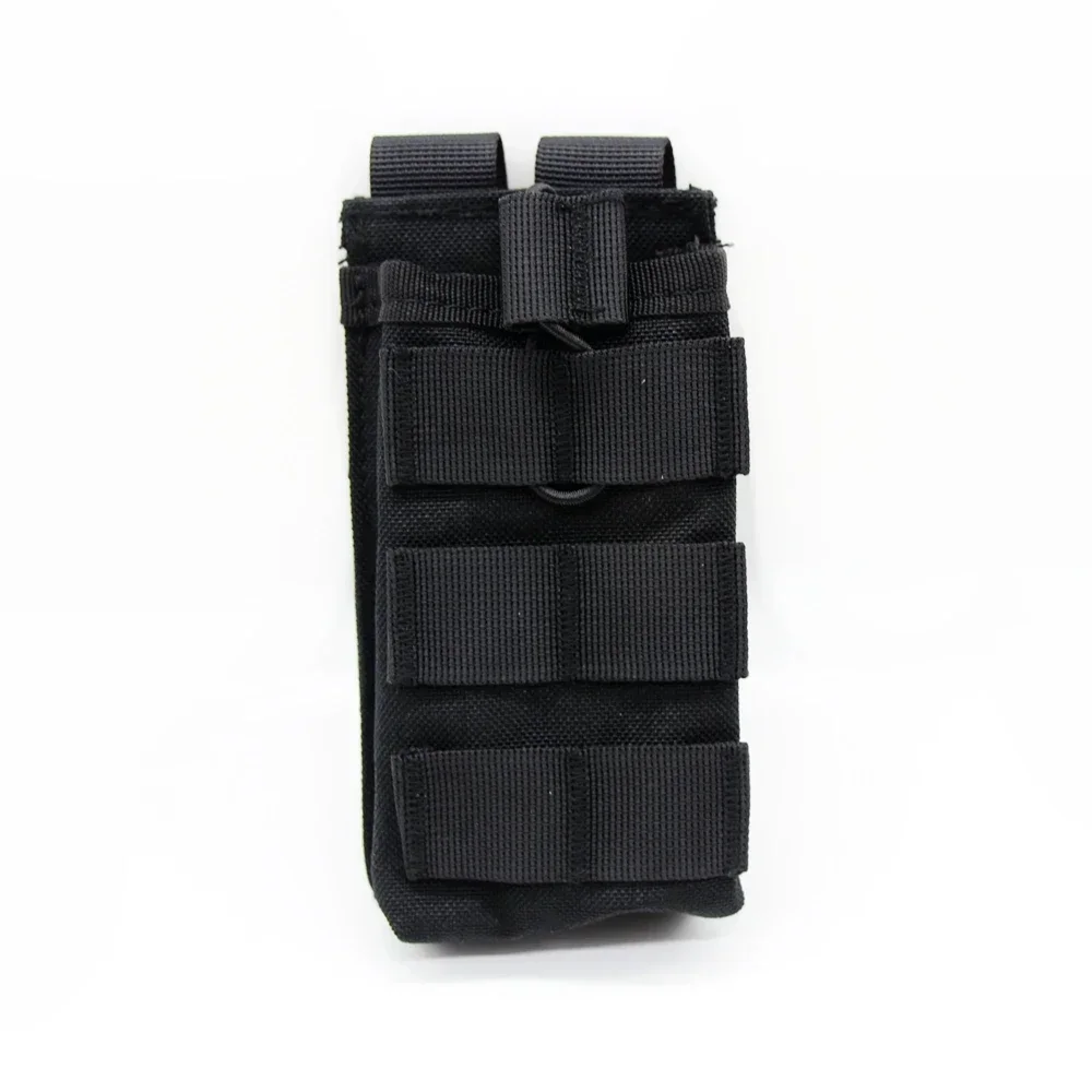 Detalle de la compatibilidad MOLLE y panel trasero