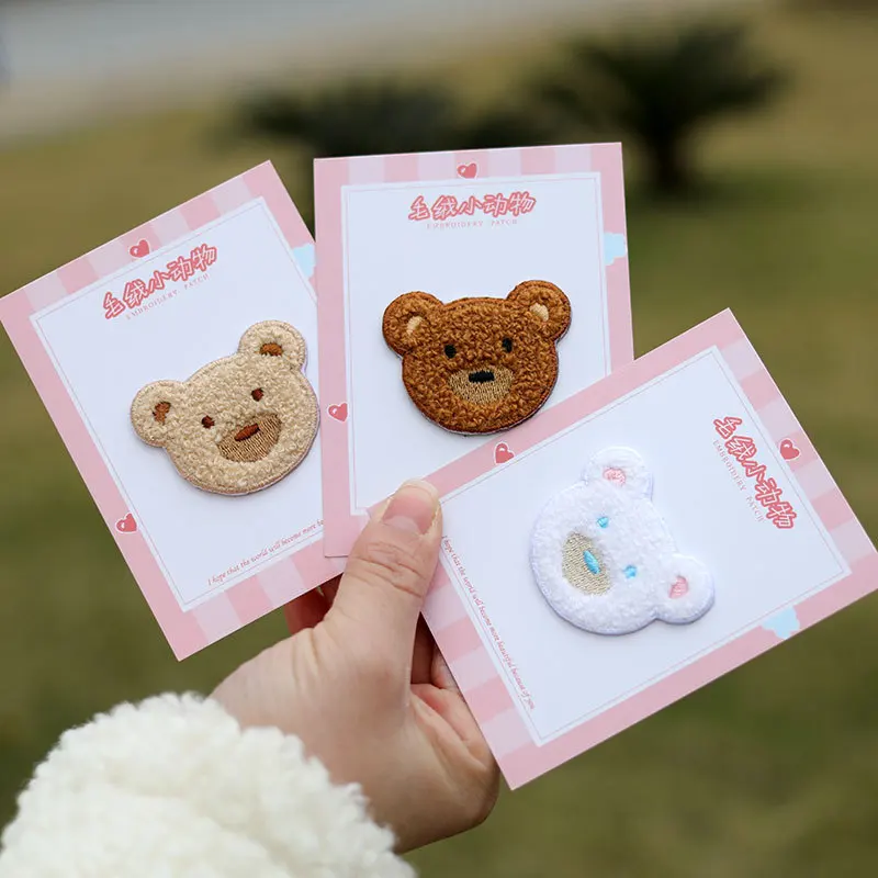 Parche autoadhesivo tela bordado 3D oso para mochila y bufanda - imagen 3