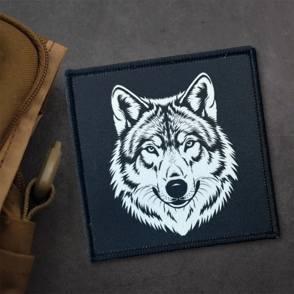 Parche táctico moral cabeza lobo – Gancho y bucle para mochila militar - imagen 4