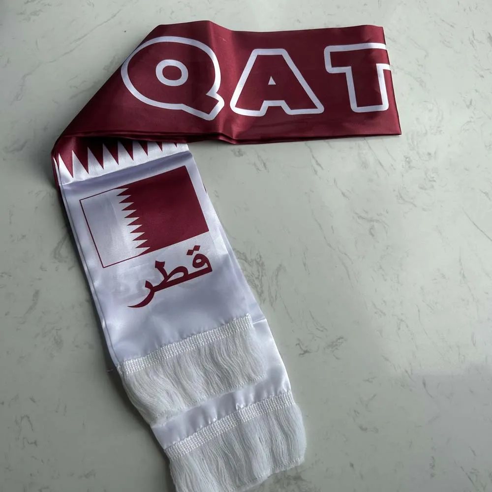 Bufanda Qatar fútbol doble cara satén estampada con borlas - imagen 4