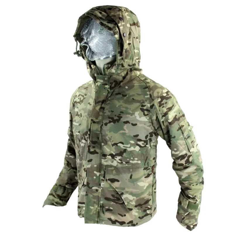Vista trasera del abrigo de invierno para hombre