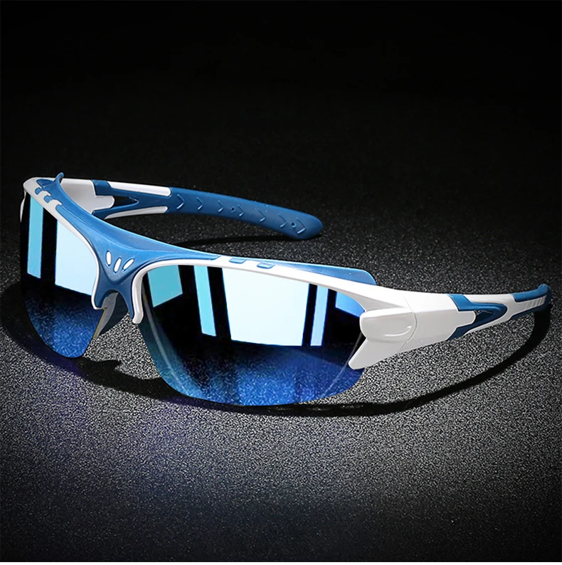 Gafas polarizadas en acción bajo sol