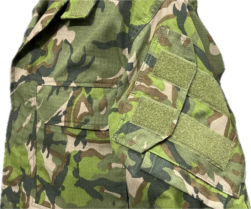 Patrón camuflaje de cinco hojas