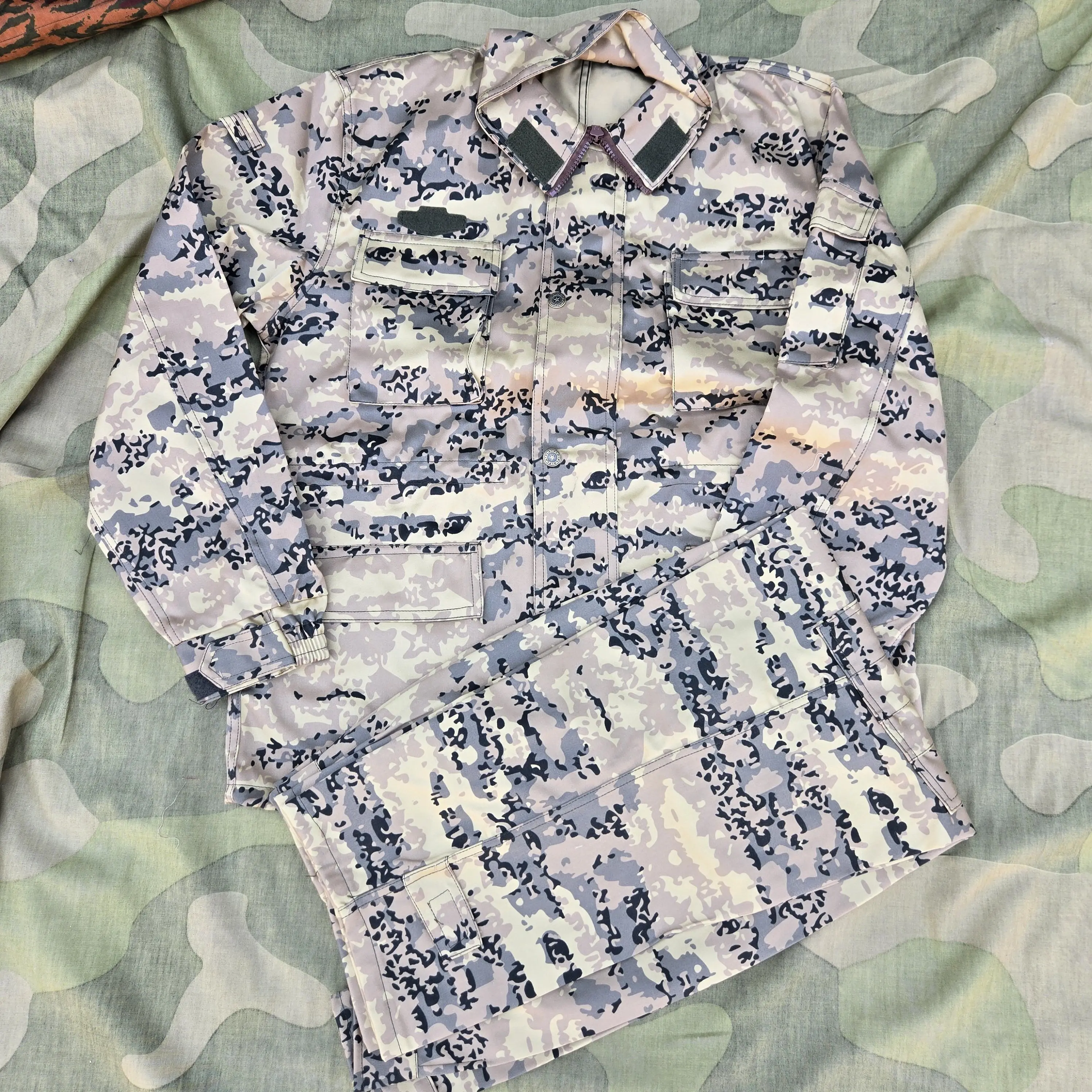 Conjunto de camuflaje táctico gris para hombre – Pantalón de asalto